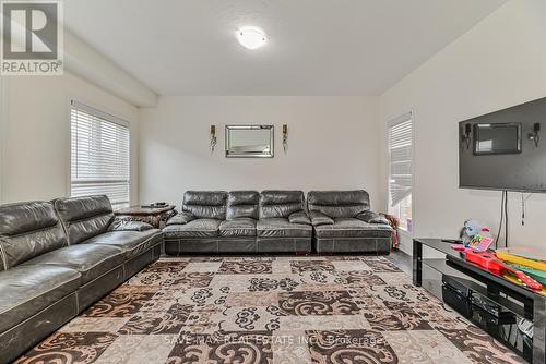 21 Maynada Road, Brampton (Northwest Brampton), ON - Indoor Photo Showing Living Room