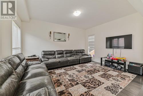 21 Maynada Road, Brampton (Northwest Brampton), ON - Indoor Photo Showing Living Room