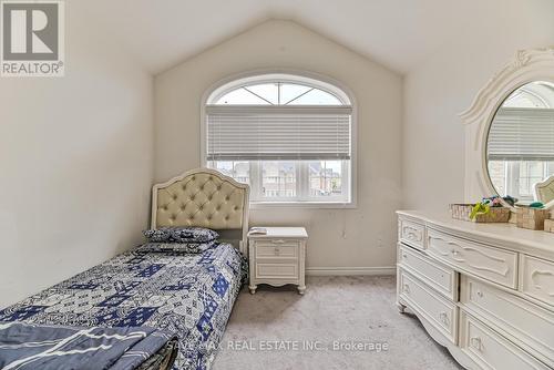 21 Maynada Road, Brampton (Northwest Brampton), ON - Indoor Photo Showing Bedroom