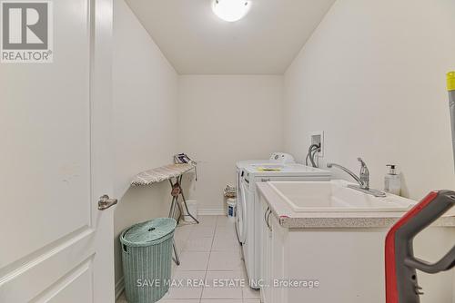 21 Maynada Road, Brampton (Northwest Brampton), ON - Indoor Photo Showing Laundry Room