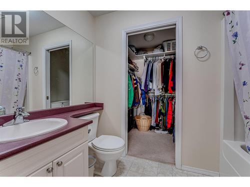 1832 47 Avenue, Vernon, BC - Indoor Photo Showing Bathroom