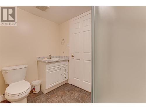 1832 47 Avenue, Vernon, BC - Indoor Photo Showing Bathroom