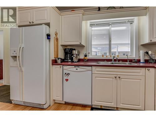 1832 47 Avenue, Vernon, BC - Indoor Photo Showing Kitchen With Double Sink