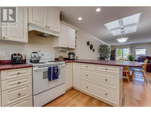 1832 47 Avenue, Vernon, BC - Indoor Photo Showing Kitchen