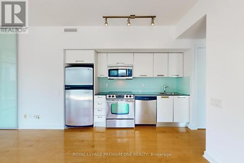 1605 - 33 Charles Street, Toronto (Church-Yonge Corridor), ON - Indoor Photo Showing Kitchen With Stainless Steel Kitchen