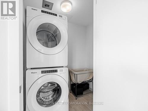 220 - 201 Brock Street S, Whitby (Downtown Whitby), ON - Indoor Photo Showing Laundry Room