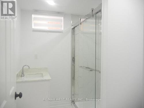 110 Cupola Crescent, Vaughan (Vellore Village), ON - Indoor Photo Showing Bathroom