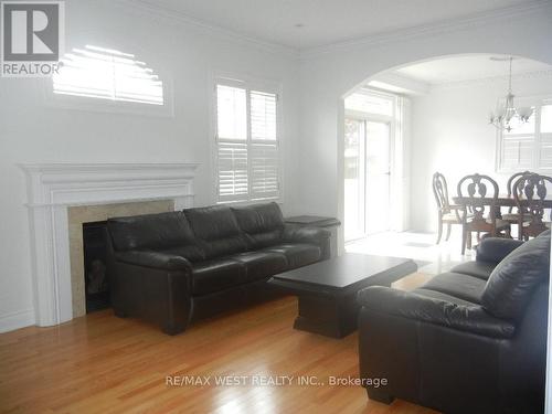 110 Cupola Crescent, Vaughan (Vellore Village), ON - Indoor Photo Showing Living Room