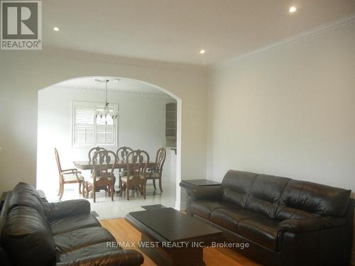 110 Cupola Crescent, Vaughan (Vellore Village), ON - Indoor Photo Showing Living Room