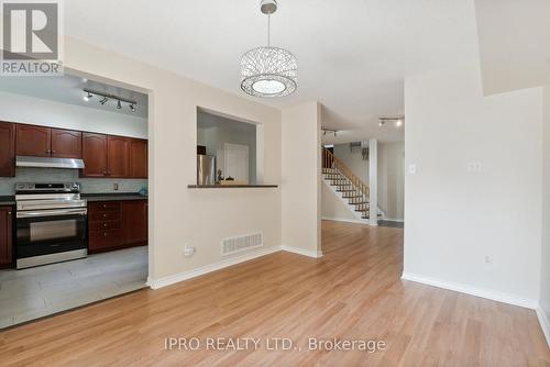 13 Black Cherry Crescent, Barrie (Holly), ON - Indoor Photo Showing Kitchen