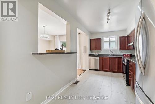 13 Black Cherry Crescent, Barrie (Holly), ON - Indoor Photo Showing Kitchen