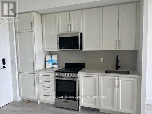 615 - 2450 Old Bronte Road, Oakville (Palermo West), ON - Indoor Photo Showing Kitchen