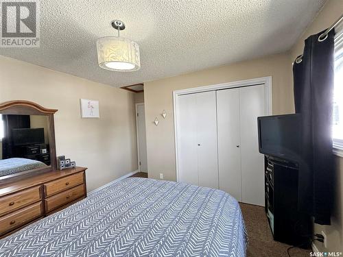 342 7Th Avenue Se, Swift Current, SK - Indoor Photo Showing Bedroom