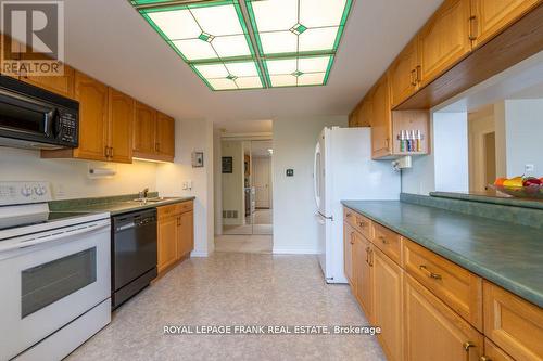 209 - 51 Rivermill Boulevard, Kawartha Lakes (Lindsay), ON - Indoor Photo Showing Kitchen