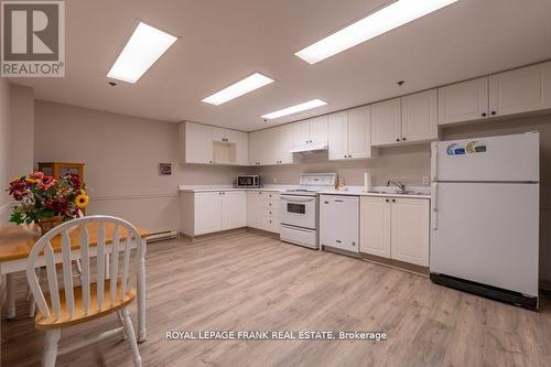 209 - 51 Rivermill Boulevard, Kawartha Lakes (Lindsay), ON - Indoor Photo Showing Kitchen