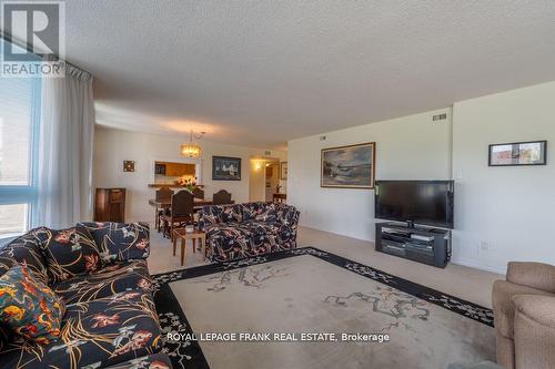 209 - 51 Rivermill Boulevard, Kawartha Lakes (Lindsay), ON - Indoor Photo Showing Living Room