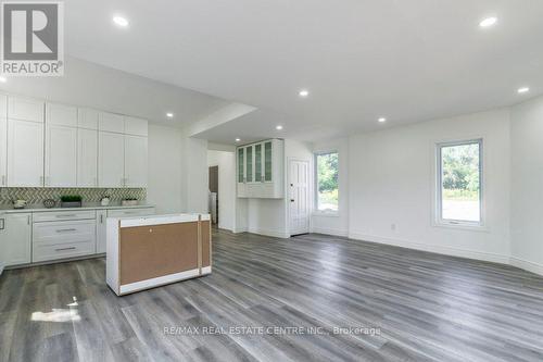 1411 Hwy 56, Hamilton, ON - Indoor Photo Showing Kitchen