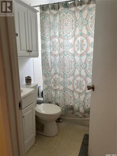 533 27Th Street E, Prince Albert, SK - Indoor Photo Showing Bathroom