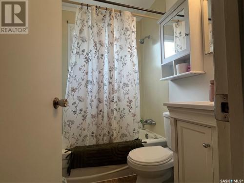 533 27Th Street E, Prince Albert, SK - Indoor Photo Showing Bathroom