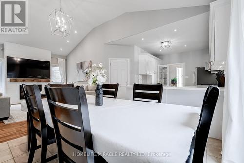 46 Irwin Crescent, New Tecumseth (Alliston), ON - Indoor Photo Showing Dining Room