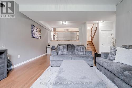 46 Irwin Crescent, New Tecumseth (Alliston), ON - Indoor Photo Showing Living Room