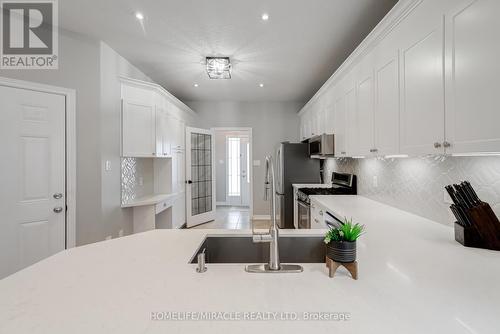 46 Irwin Crescent, New Tecumseth, ON - Indoor Photo Showing Kitchen