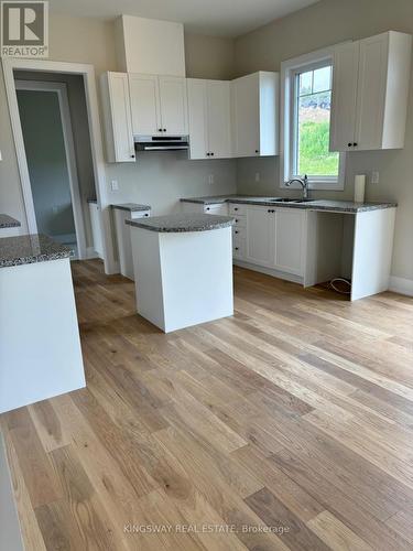 2208 Greg Gemmell Way, Innisfil (Churchill), ON - Indoor Photo Showing Kitchen