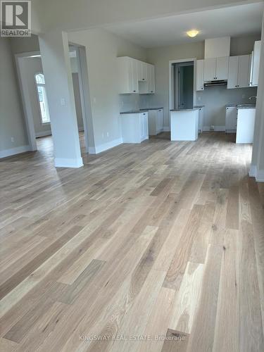 2208 Greg Gemmell Way, Innisfil (Churchill), ON - Indoor Photo Showing Kitchen