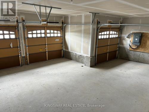 2208 Greg Gemmell Way, Innisfil (Churchill), ON - Indoor Photo Showing Garage