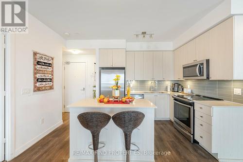 403 - 4655 Glenn Erin Drive, Mississauga (Central Erin Mills), ON - Indoor Photo Showing Kitchen With Upgraded Kitchen