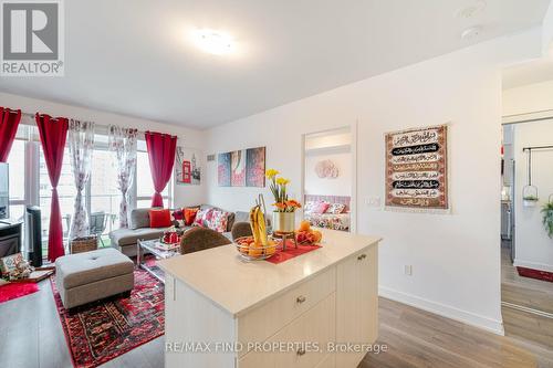 403 - 4655 Glenn Erin Drive, Mississauga (Central Erin Mills), ON - Indoor Photo Showing Living Room