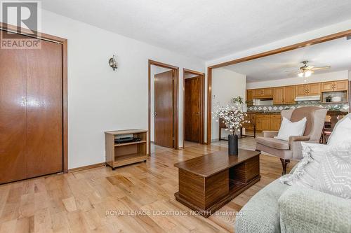 32 57Th Street S, Wasaga Beach, ON - Indoor Photo Showing Living Room