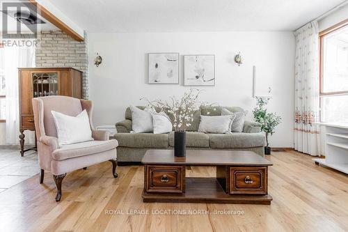 32 57Th Street S, Wasaga Beach, ON - Indoor Photo Showing Living Room