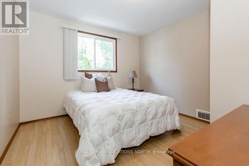 32 57Th Street S, Wasaga Beach, ON - Indoor Photo Showing Bedroom