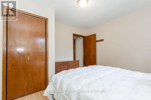 32 57Th Street S, Wasaga Beach, ON - Indoor Photo Showing Bedroom