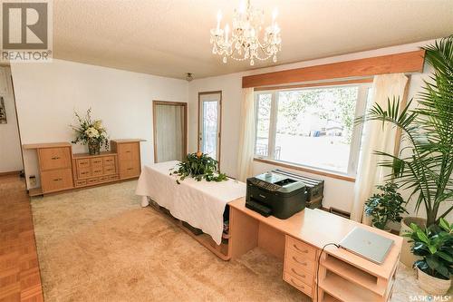 325 Alberta Avenue, Kerrobert, SK - Indoor