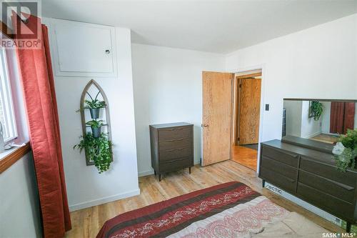 325 Alberta Avenue, Kerrobert, SK - Indoor Photo Showing Bedroom