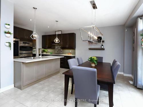 557 Daniel Clarke Way, Oakville, ON - Indoor Photo Showing Dining Room