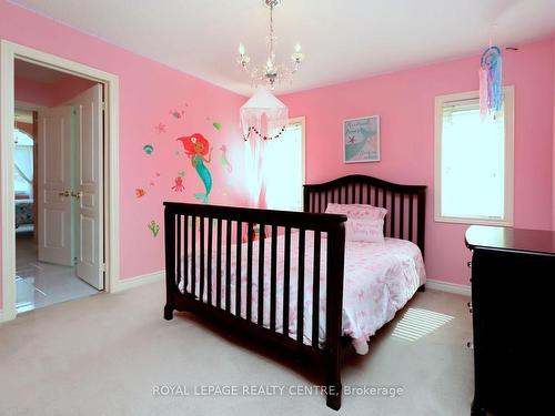 557 Daniel Clarke Way, Oakville, ON - Indoor Photo Showing Bedroom