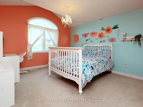 557 Daniel Clarke Way, Oakville, ON - Indoor Photo Showing Bedroom