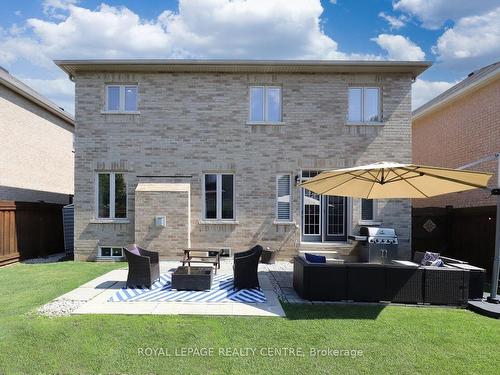 557 Daniel Clarke Way, Oakville, ON - Outdoor