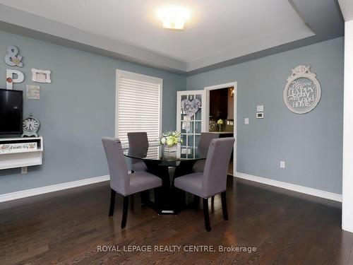 557 Daniel Clarke Way, Oakville, ON - Indoor Photo Showing Dining Room