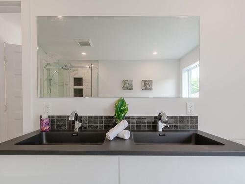 Ensuite bathroom - 6780 Rue Baillargeon, Brossard, QC - Indoor Photo Showing Kitchen