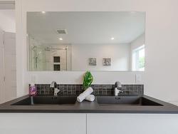 Ensuite bathroom - 