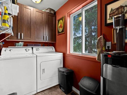 2-4436 Meadow Creek Road, Kamloops, BC - Indoor Photo Showing Laundry Room