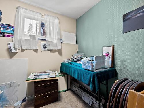 2-4436 Meadow Creek Road, Kamloops, BC - Indoor Photo Showing Bedroom