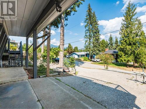 2408 11Th Avenue, Castlegar, BC - Outdoor