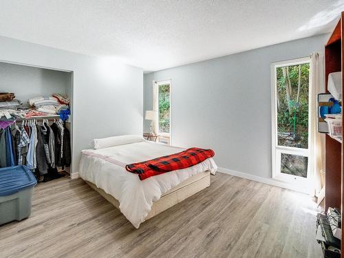 2408 11Th Avenue, Castlegar, BC - Indoor Photo Showing Bedroom