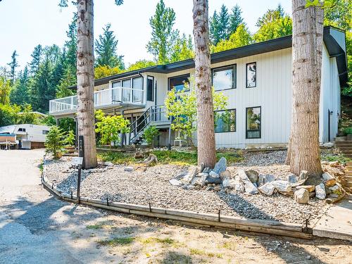 2408 11Th Avenue, Castlegar, BC - Outdoor