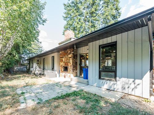 2408 11Th Avenue, Castlegar, BC - Outdoor With Deck Patio Veranda